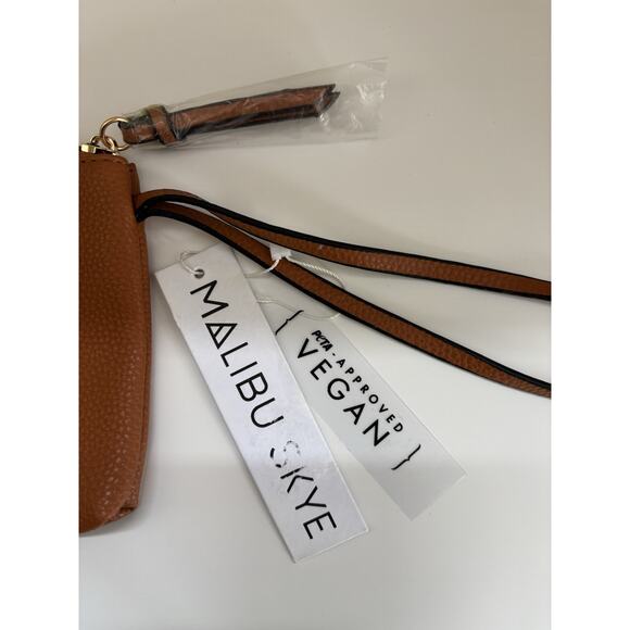 NWT Malibu Skye Vegan Leather Wristlet Purse Brown GIftable Festival Boho - Picture 3 of 7